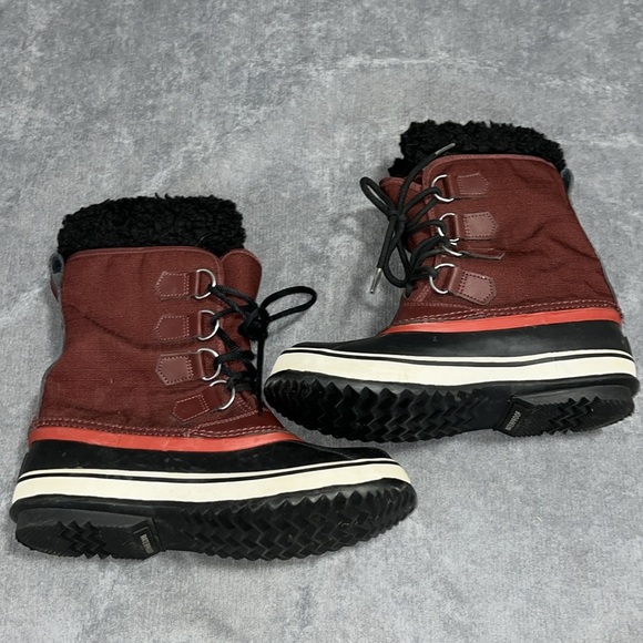 Sorel Women's Winter Carnival waterproof insulated boots size 7​ - Picture 4 of 7